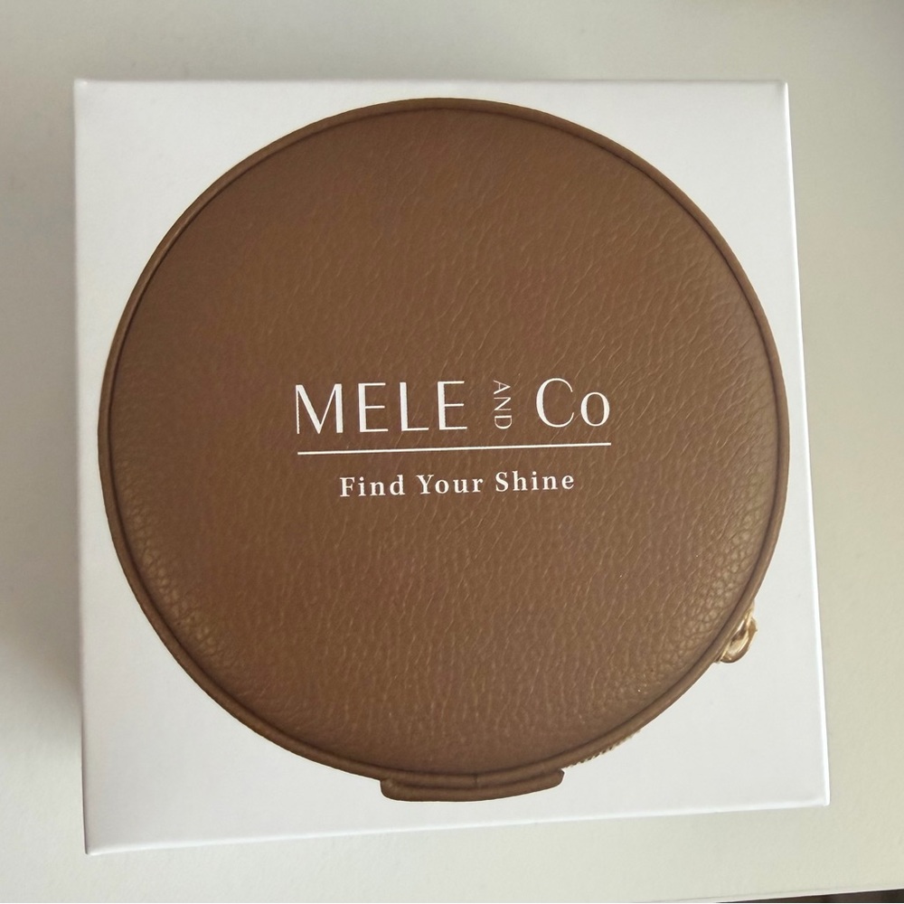 NEW IN BOX! Mele And Co Round Travel Jewelry Box - Brown Vegan Leather